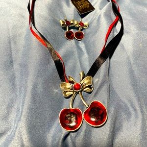 Alchemy England Black Cherry Choker/Earrings Set